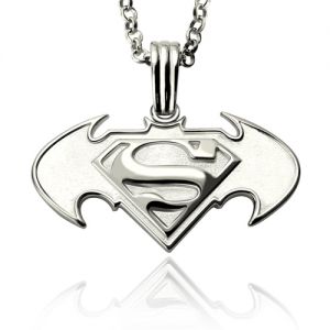 Custom Batman vs Superman Logo halsband i sterling silver