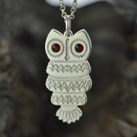 Söt Birthstone Owl Name Necklace för flickor