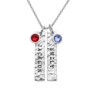 Graverad Hammered Bar Necklace med Birthstones Rent Silver