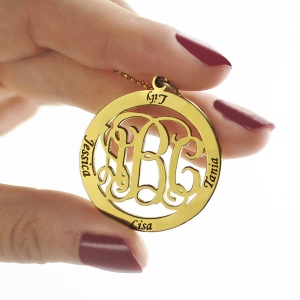 Family Monogram 4 Namn halsband i guldpläterad