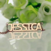 Massivt rosaguld Jessica Style Name Necklace