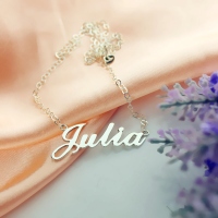 Massivt vitt guld Julia Style Namn halsband