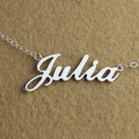 Massivt vitt guld Julia Style Namn halsband