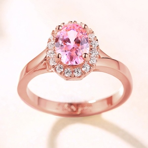 Graverad fantastisk oval formad halo ring i rosaguld